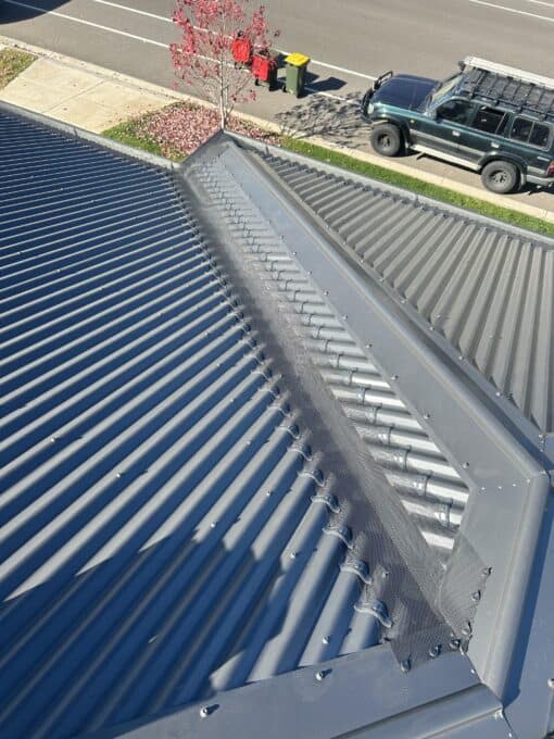 5m Universal Mesh Corrugated Gutter Guard Valley Kit - Image 8